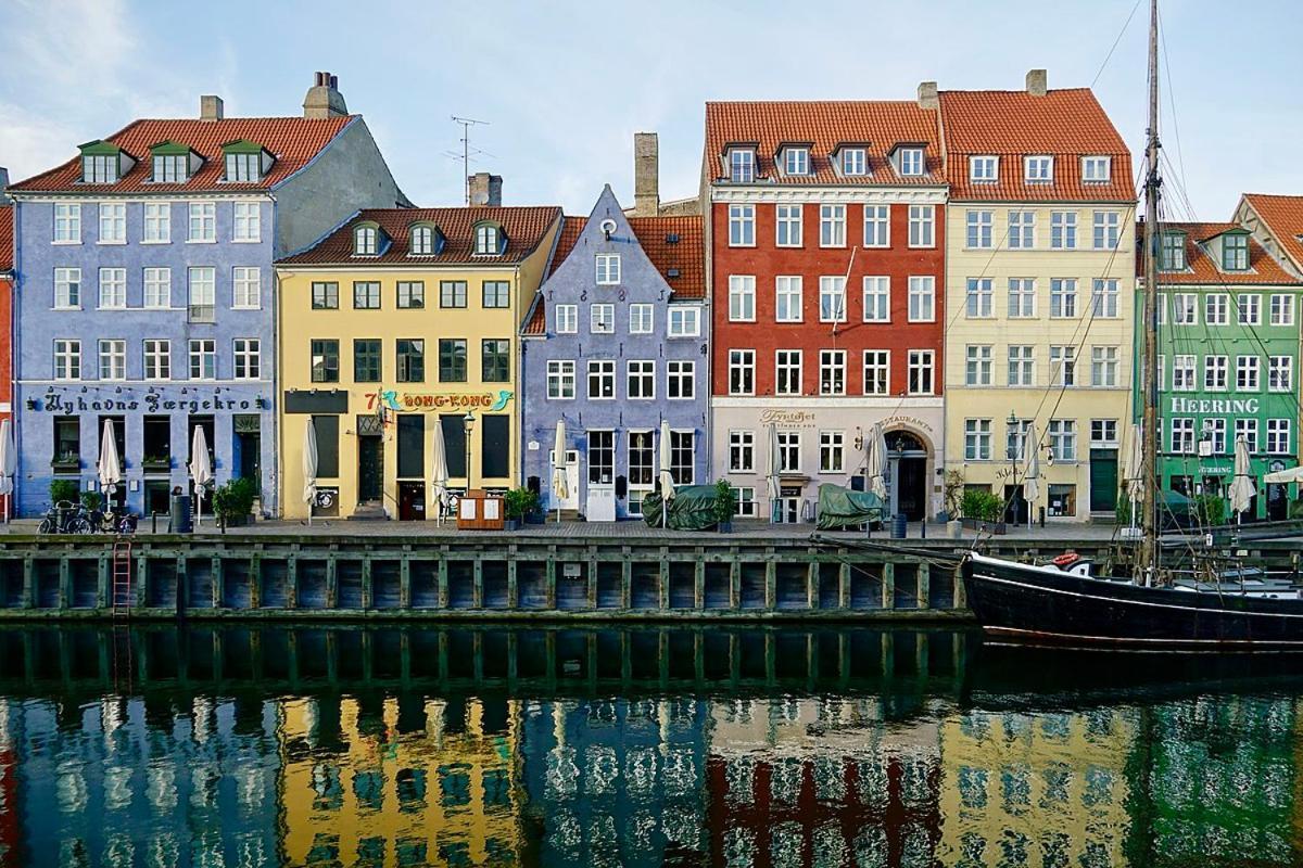 Large Modern By Meat Packing District In * København